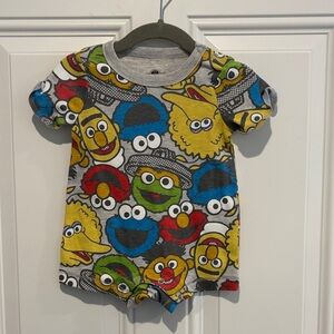 Sesame Street Baby Outfit Size 6-9 Months